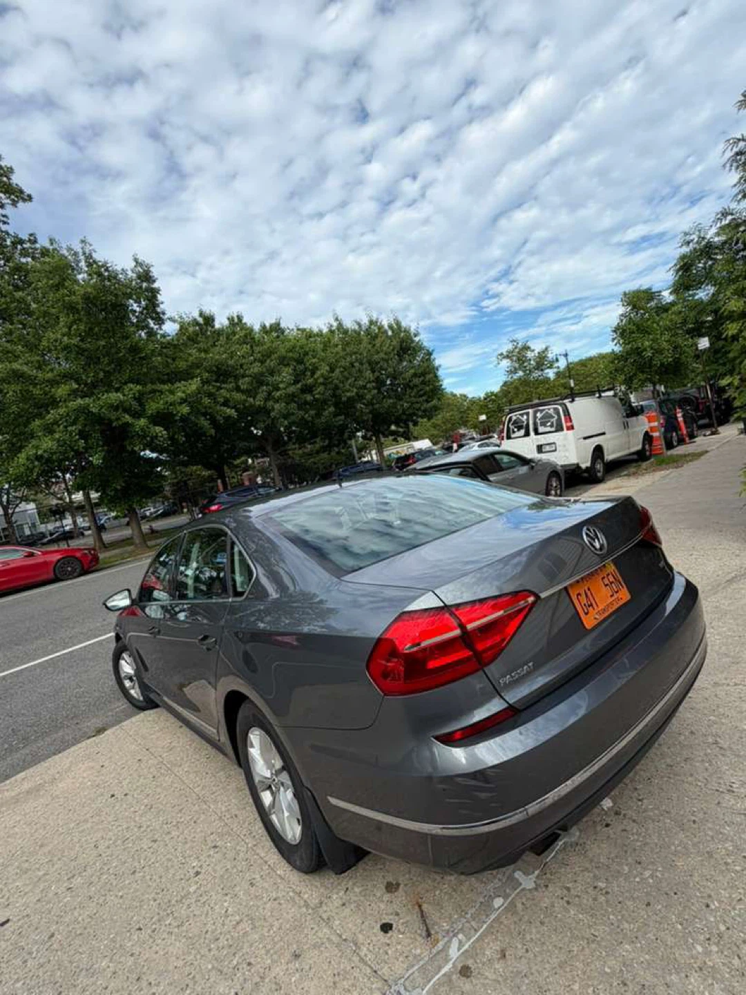 Gray Volkswagen Passat Sedan - photo 4