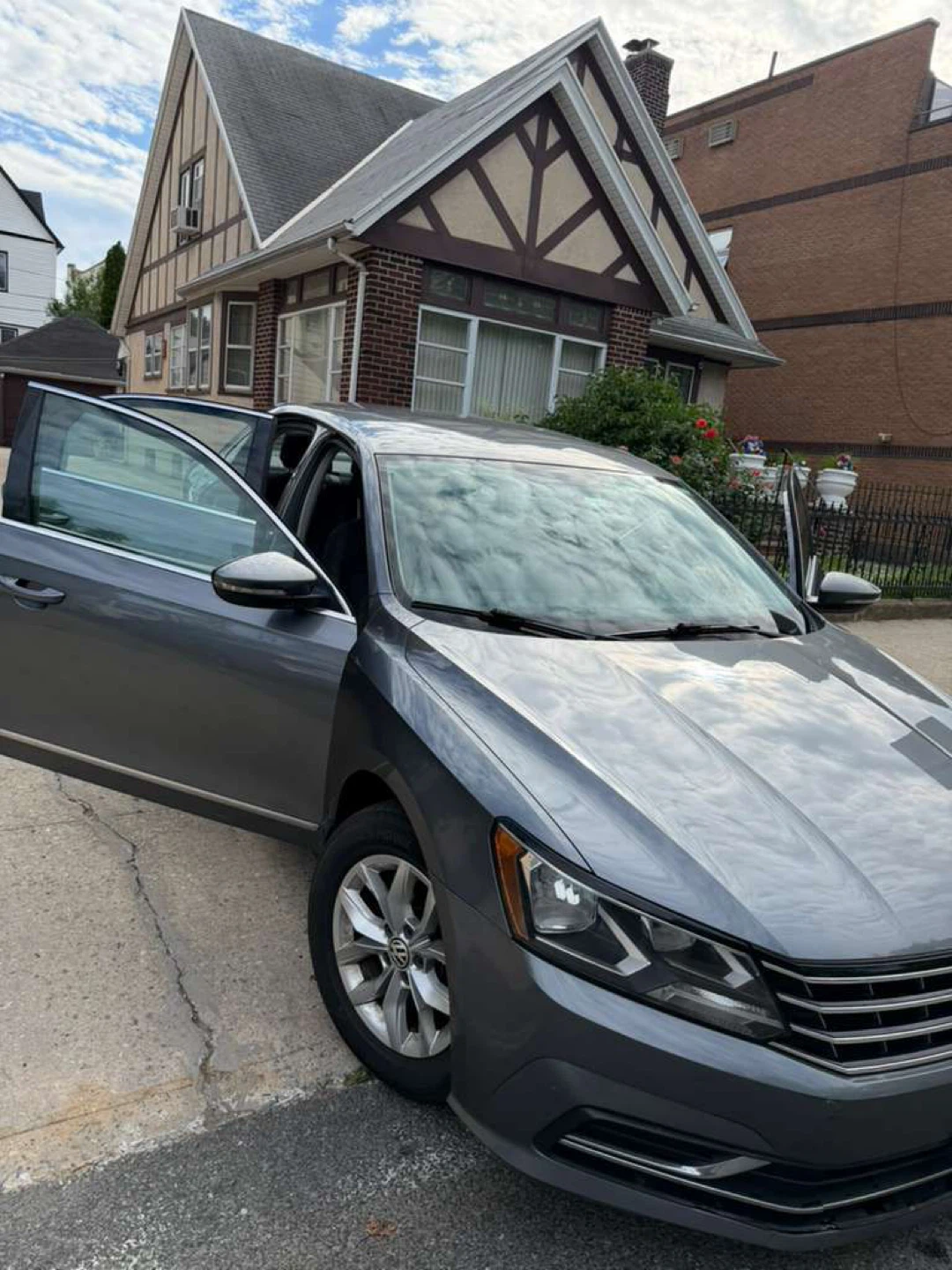 Gray Volkswagen Passat Sedan - photo 2