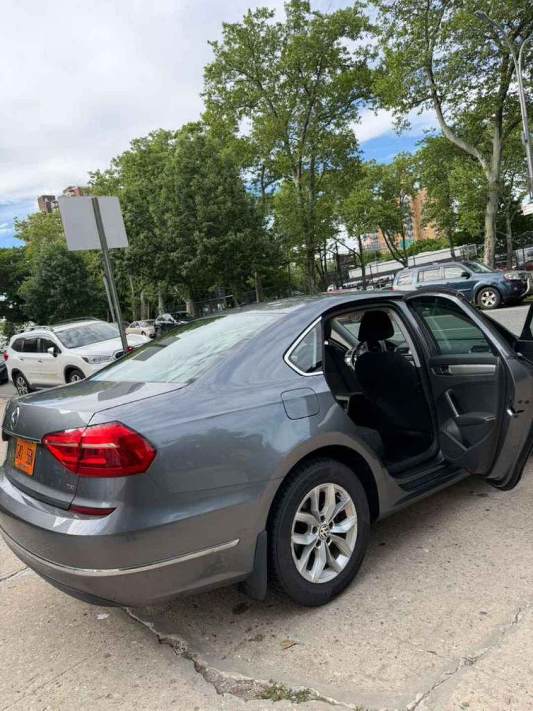 Gray Volkswagen Passat Sedan - photo 5