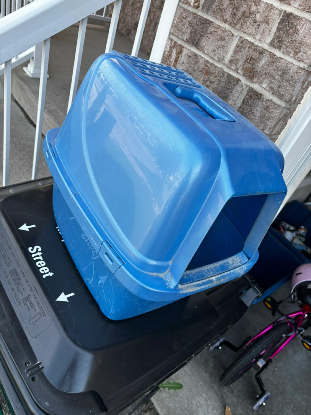 Blue Hooded Cat Litter Box with Scoop
