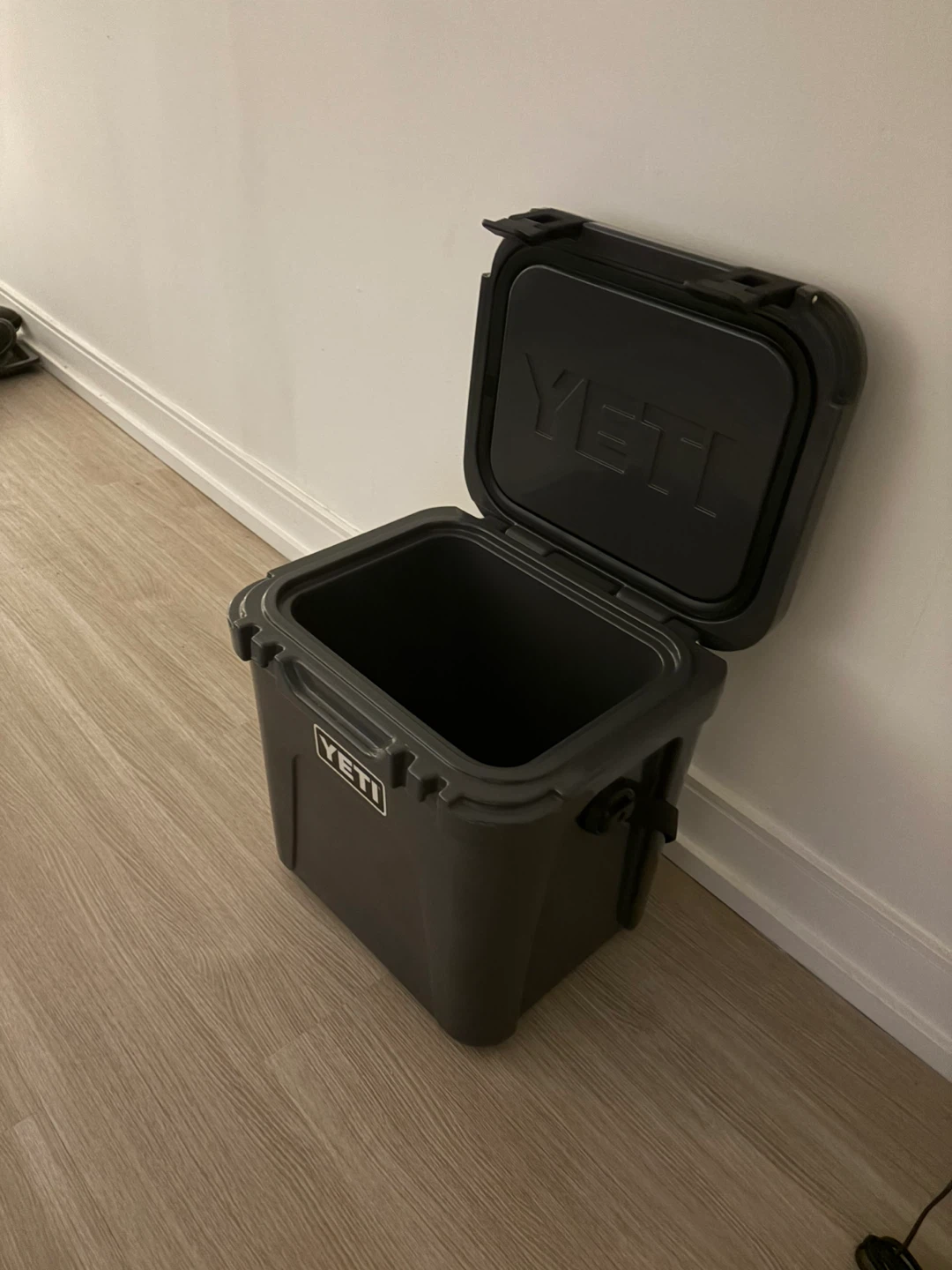 YETI Roadie 24 Hard Cooler - photo 2