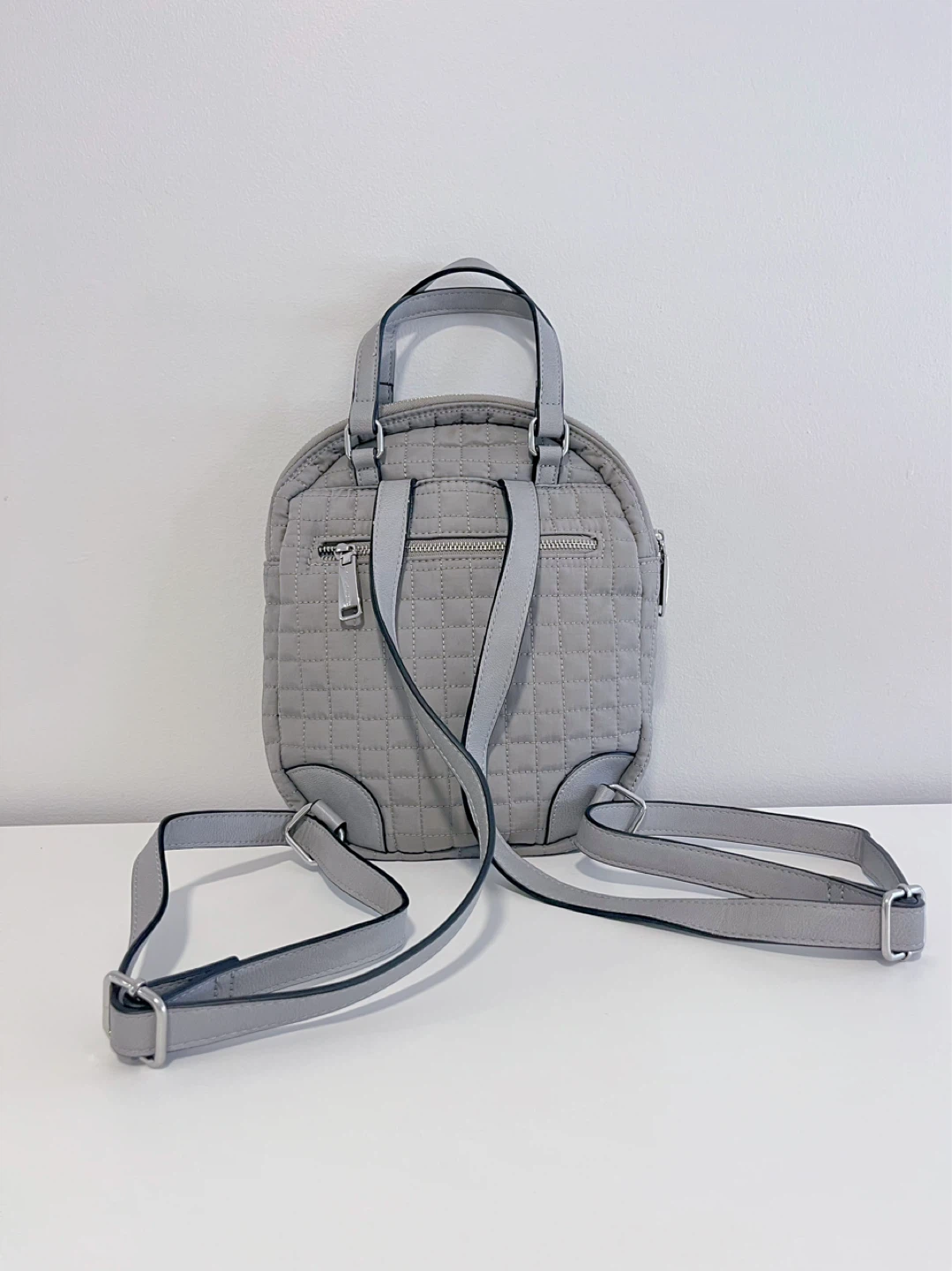 MAX STUDIO Quilted Grey Small Backpack - photo 2