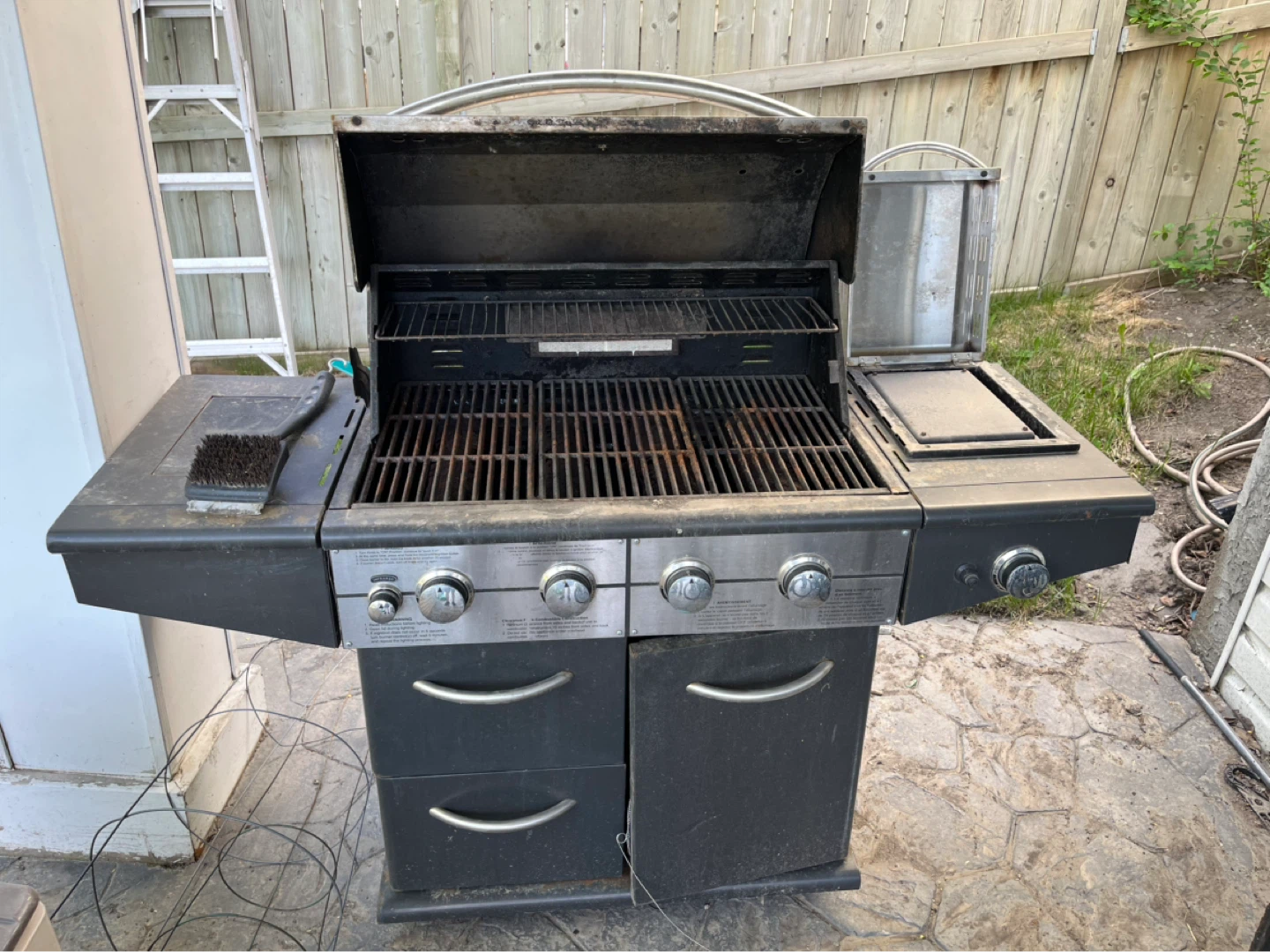Old BBQ with cover for parts