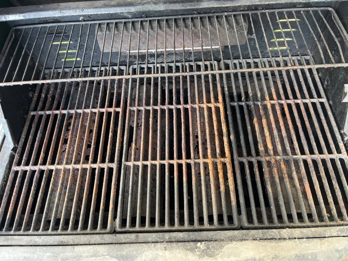Old BBQ with cover for parts - photo 3