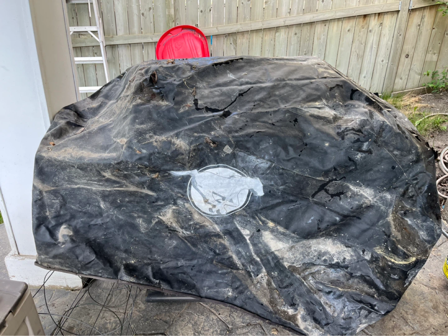 Old BBQ with cover for parts - photo 2