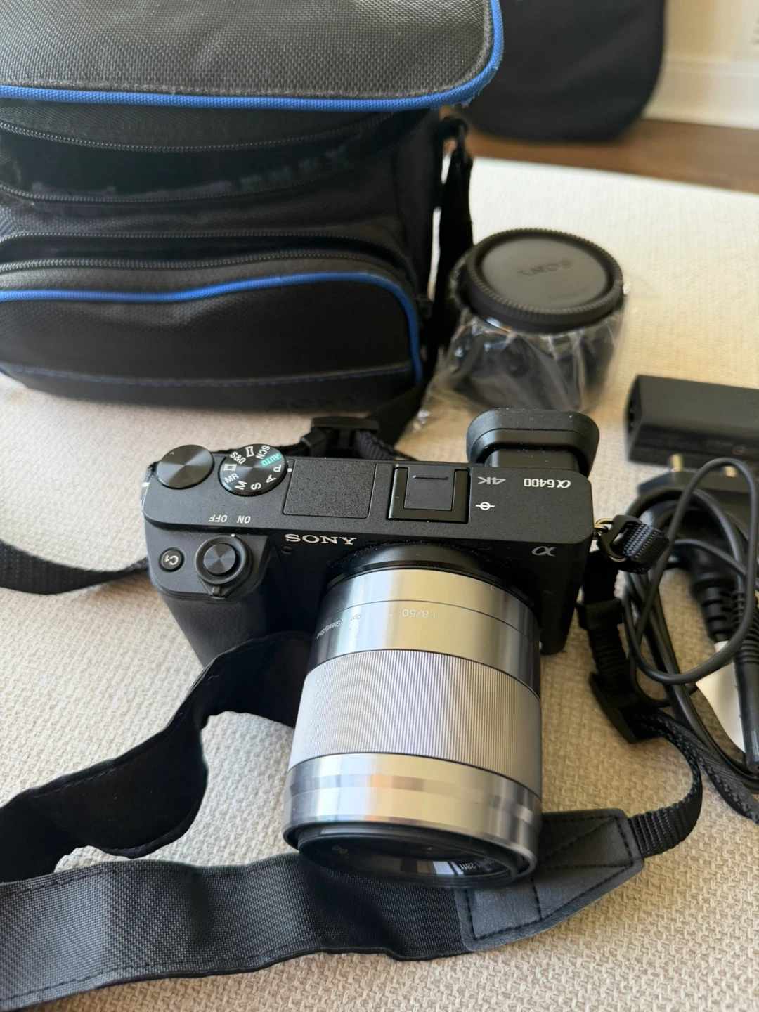 Sony a6400 + 50mm f/1.8 OSS Lens Bundle — Barely Used - photo 2