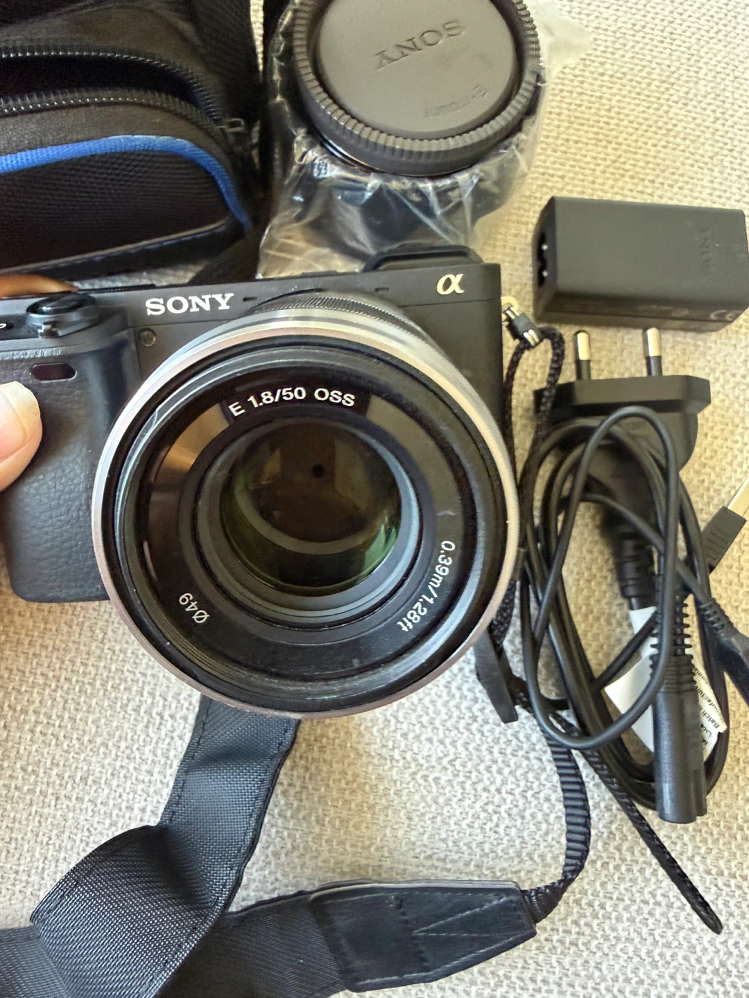 Sony a6400 + 50mm f/1.8 OSS Lens Bundle — Barely Used - photo 3