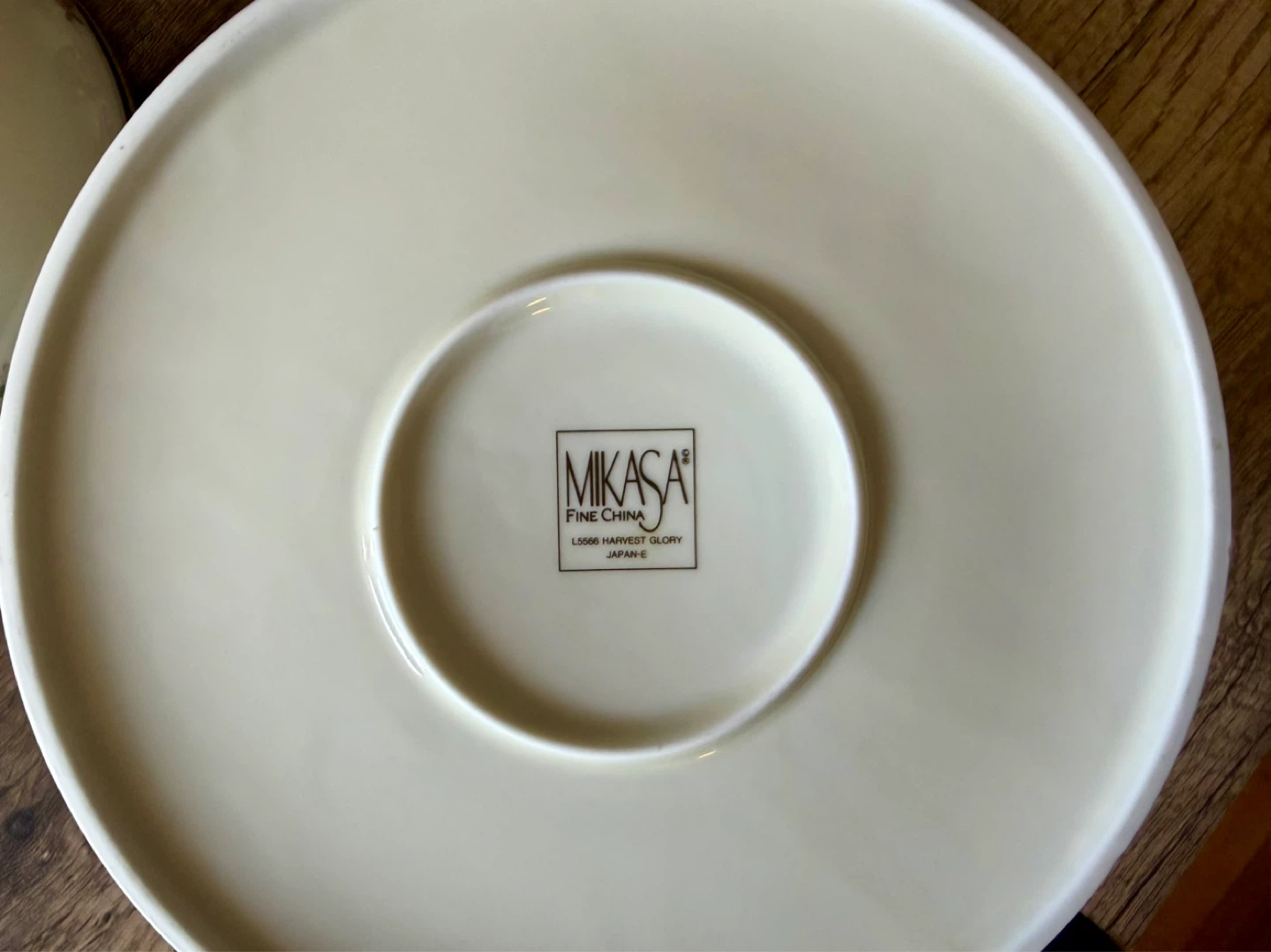 Mikasa 2.5 Qt Round Covered Casserole Harvest Glory Fine China - photo 4