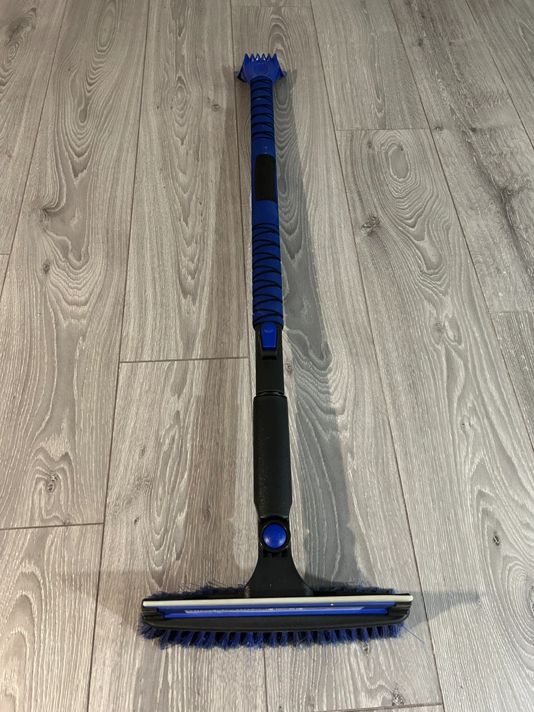 Polar Xtreme Snow Brush with Squeegee