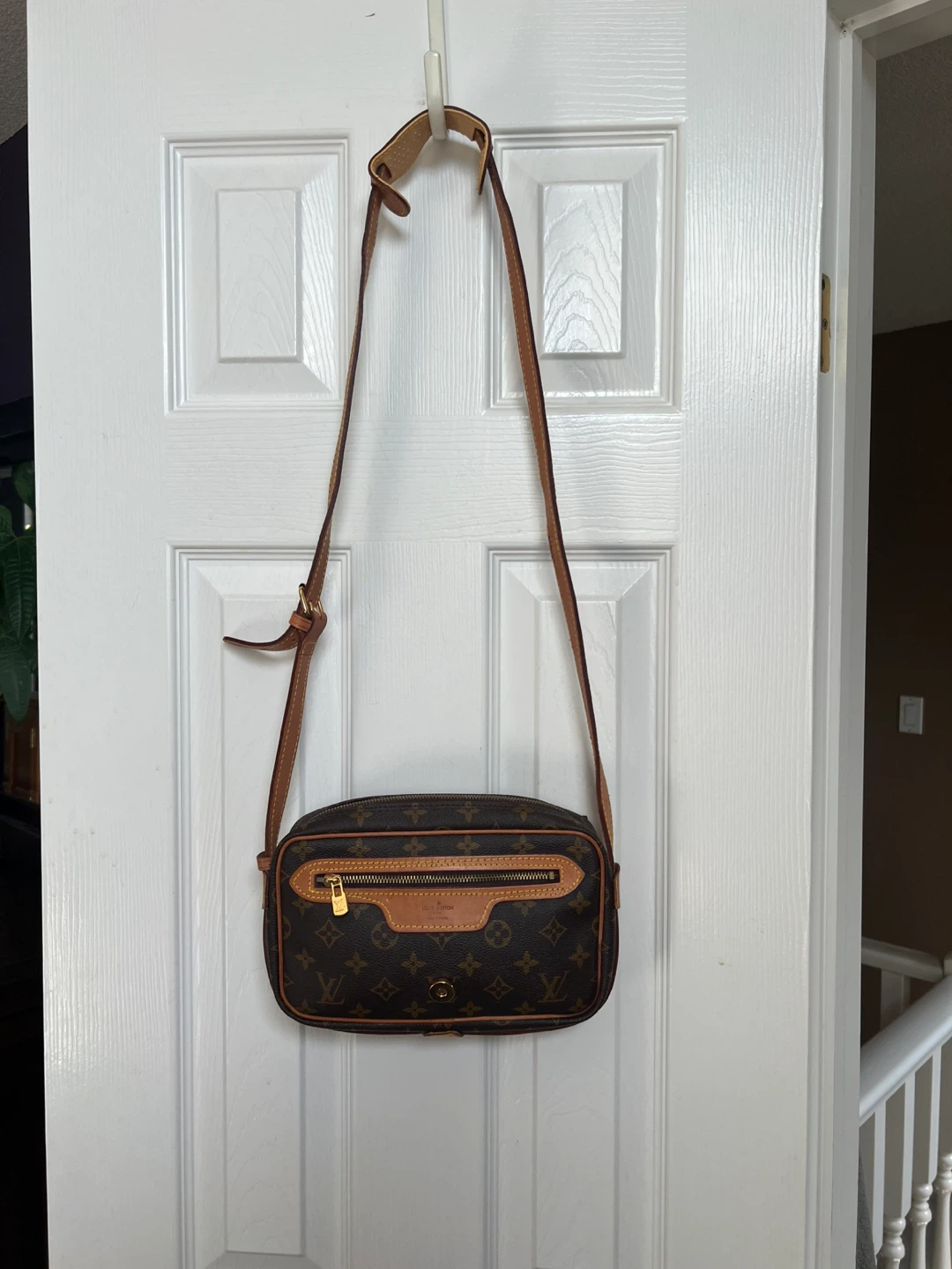 Louis Vuitton Monogram Canvas Crossbody Bag - photo 2