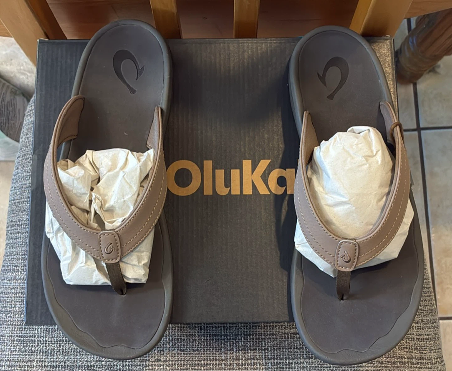 New OluKai 'Ohana Women's Flip Flops Size 10 Warm Taupe