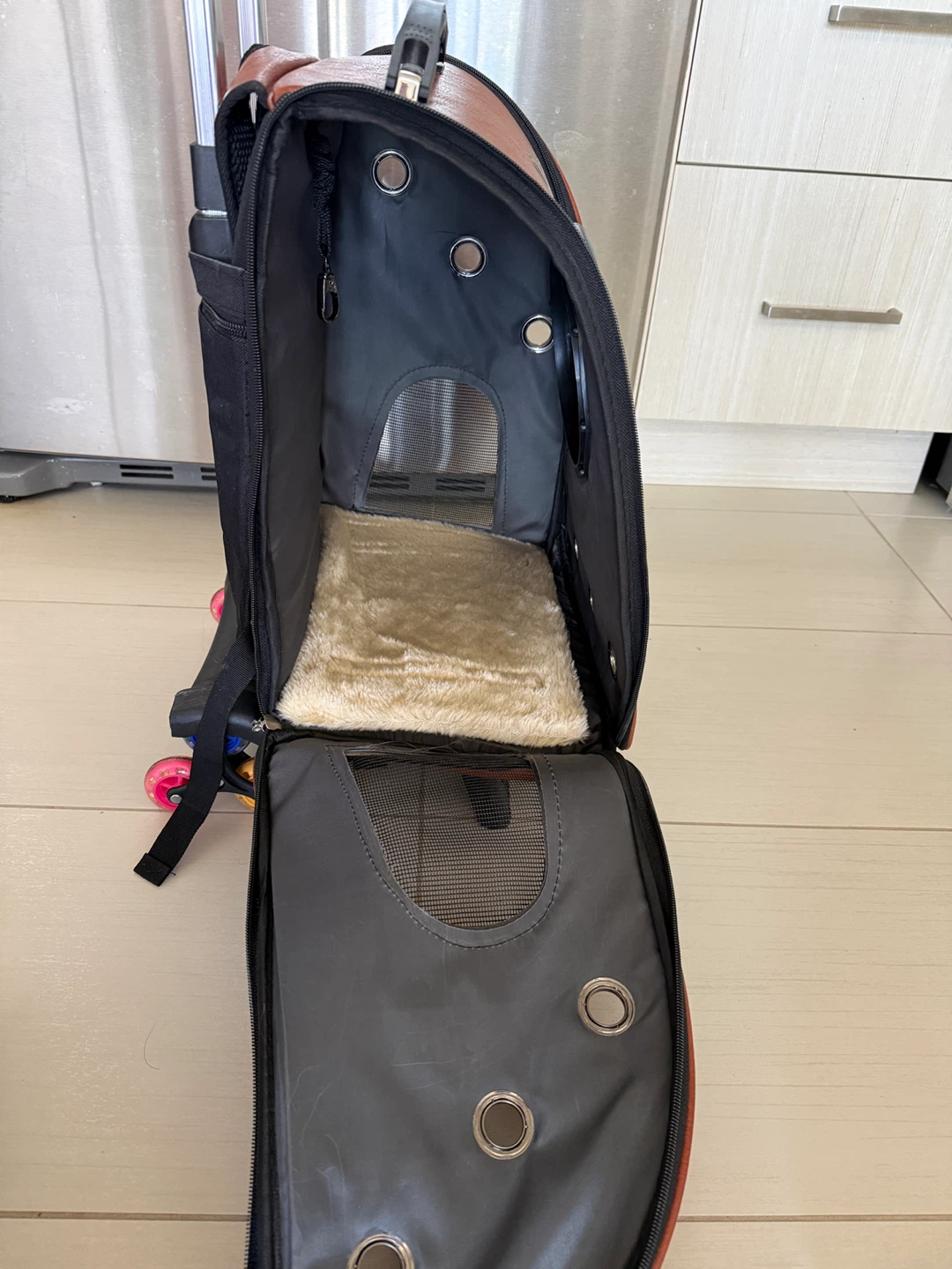 Pet Carrier Backpack For Dogs And Cats with Wheels - photo 4