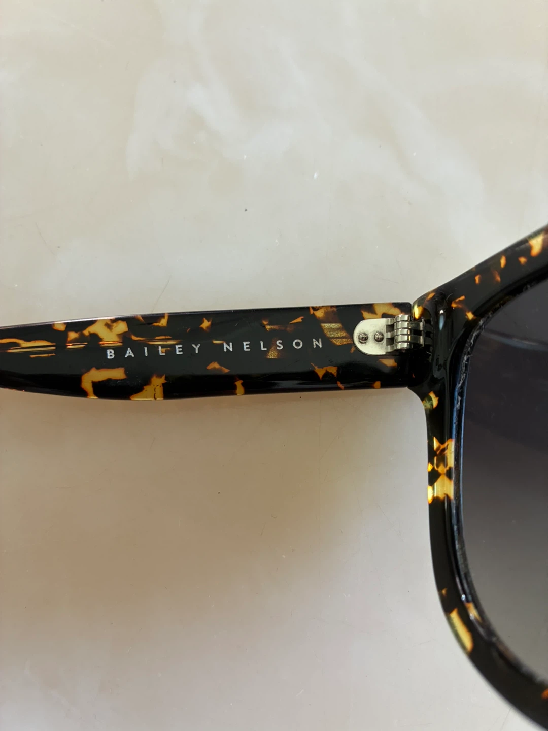 Bailey Nelson Elizabeth Sunglasses Yellow Tort - photo 4