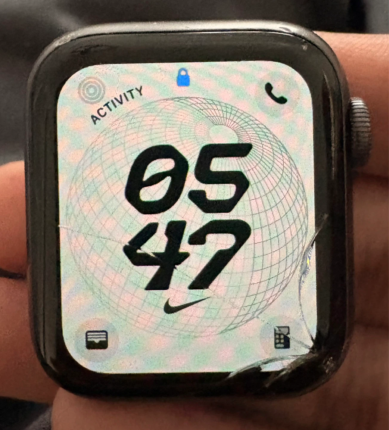 Apple Watch Series 6 44mm - Works Great - Cracked Screen