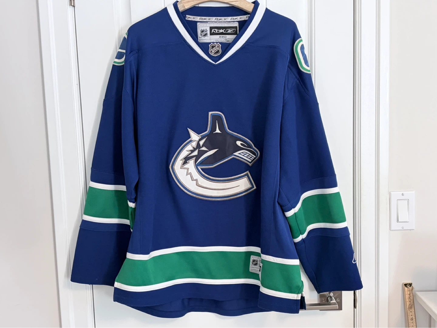 Vancouver Canucks Reebok Blue Orca Home Jersey Size XXL 2XL