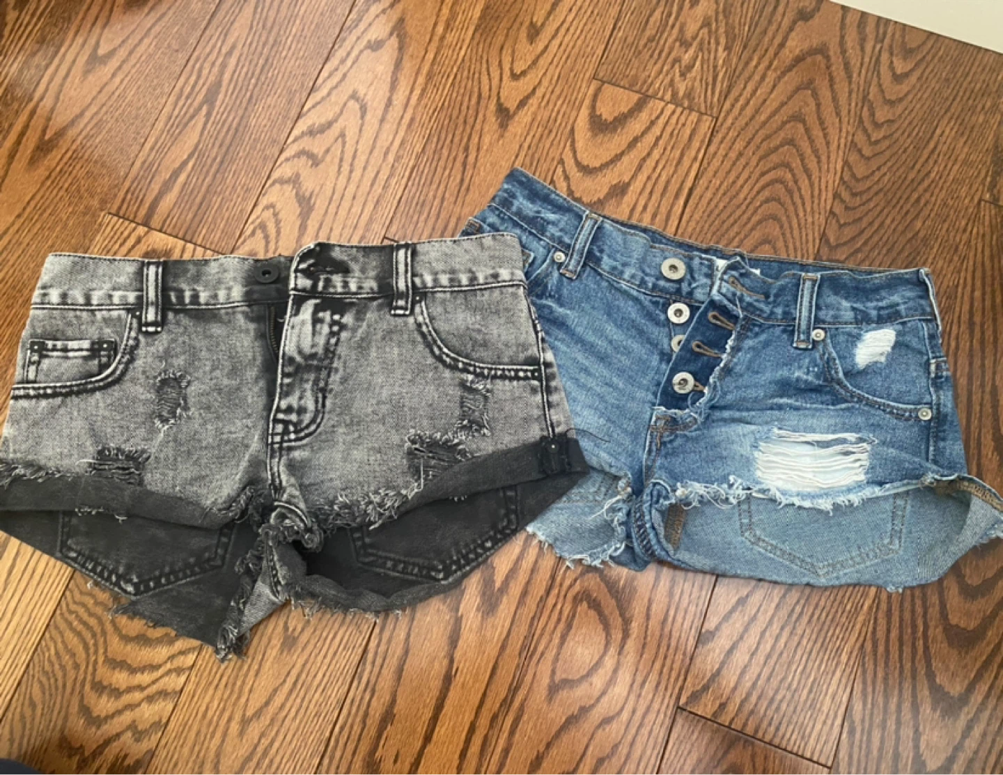 SIZE 0 DENIM BOOTY SHORTS *NEW*