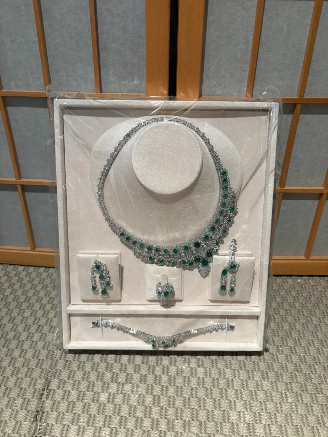 Emerald and American Diamond Jewellery Set