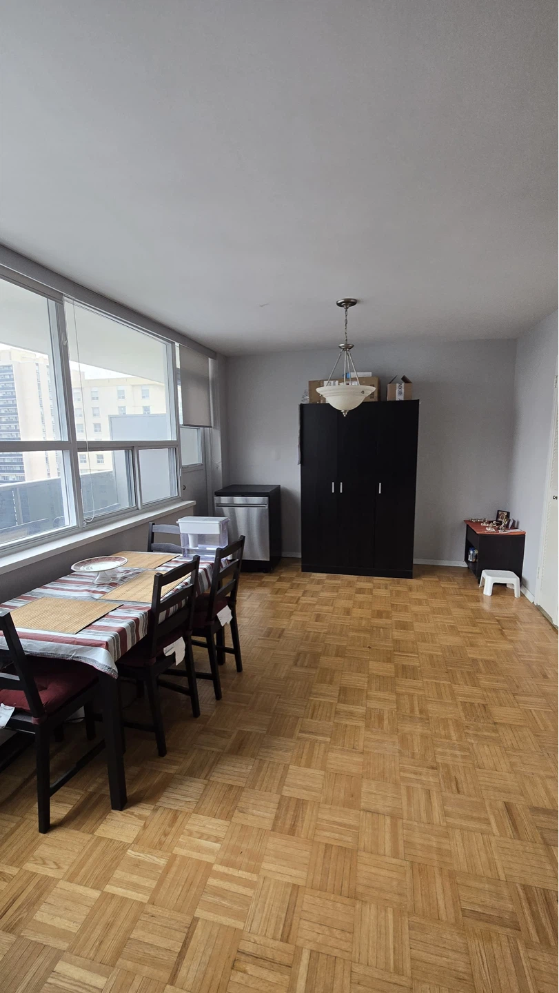 One Bed One Bath Sublet - photo 2