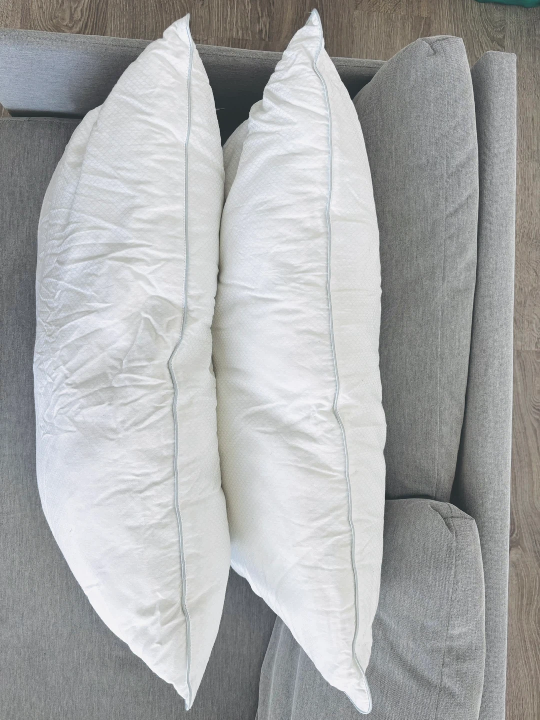 Pillows (Queen Size Bed) - Like New (Set of 2) - photo 2