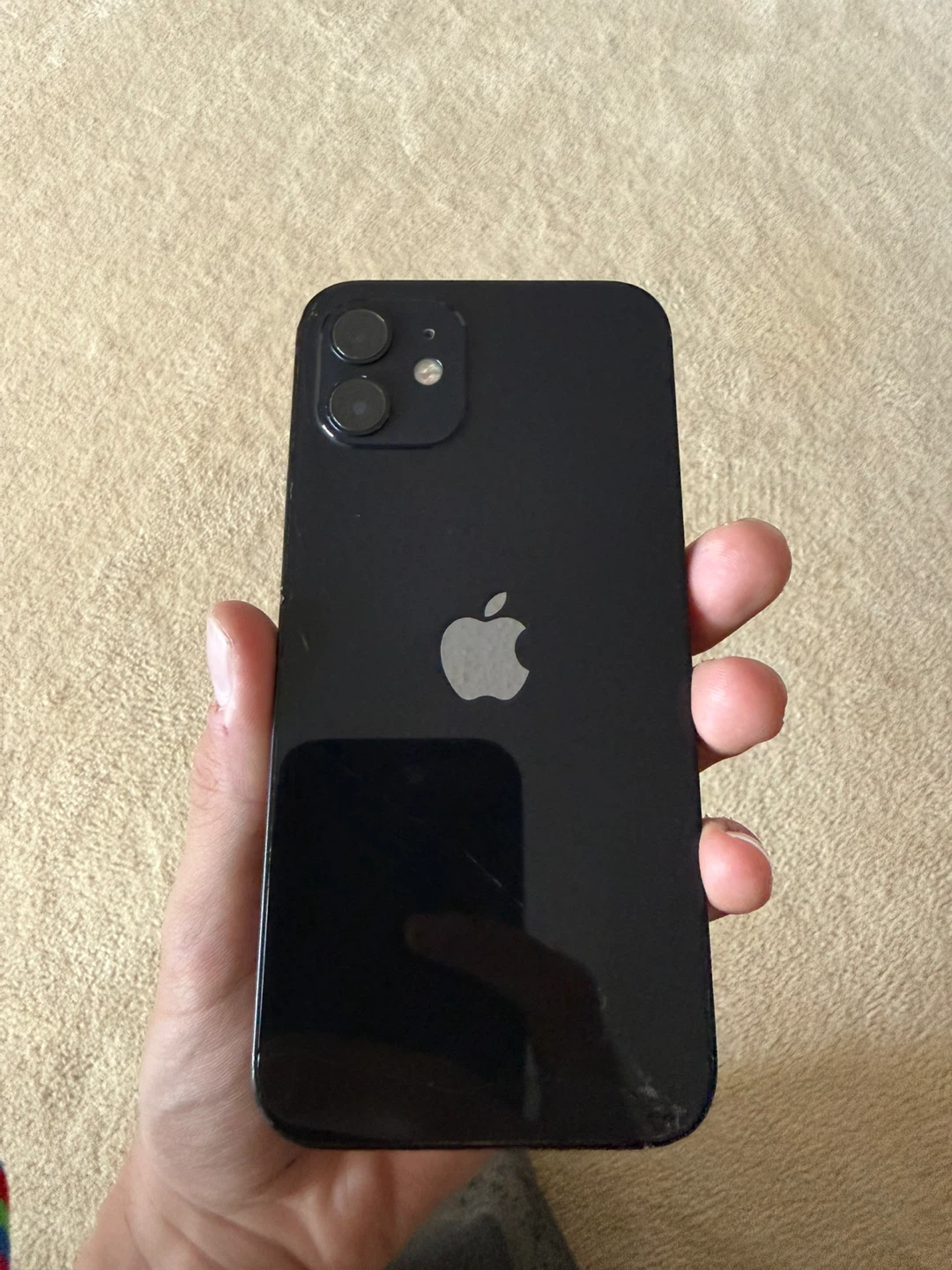 iPhone 12 (does not turn on)