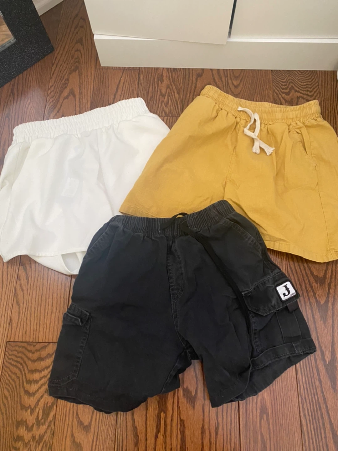 SHORTS *LIKE NEW*