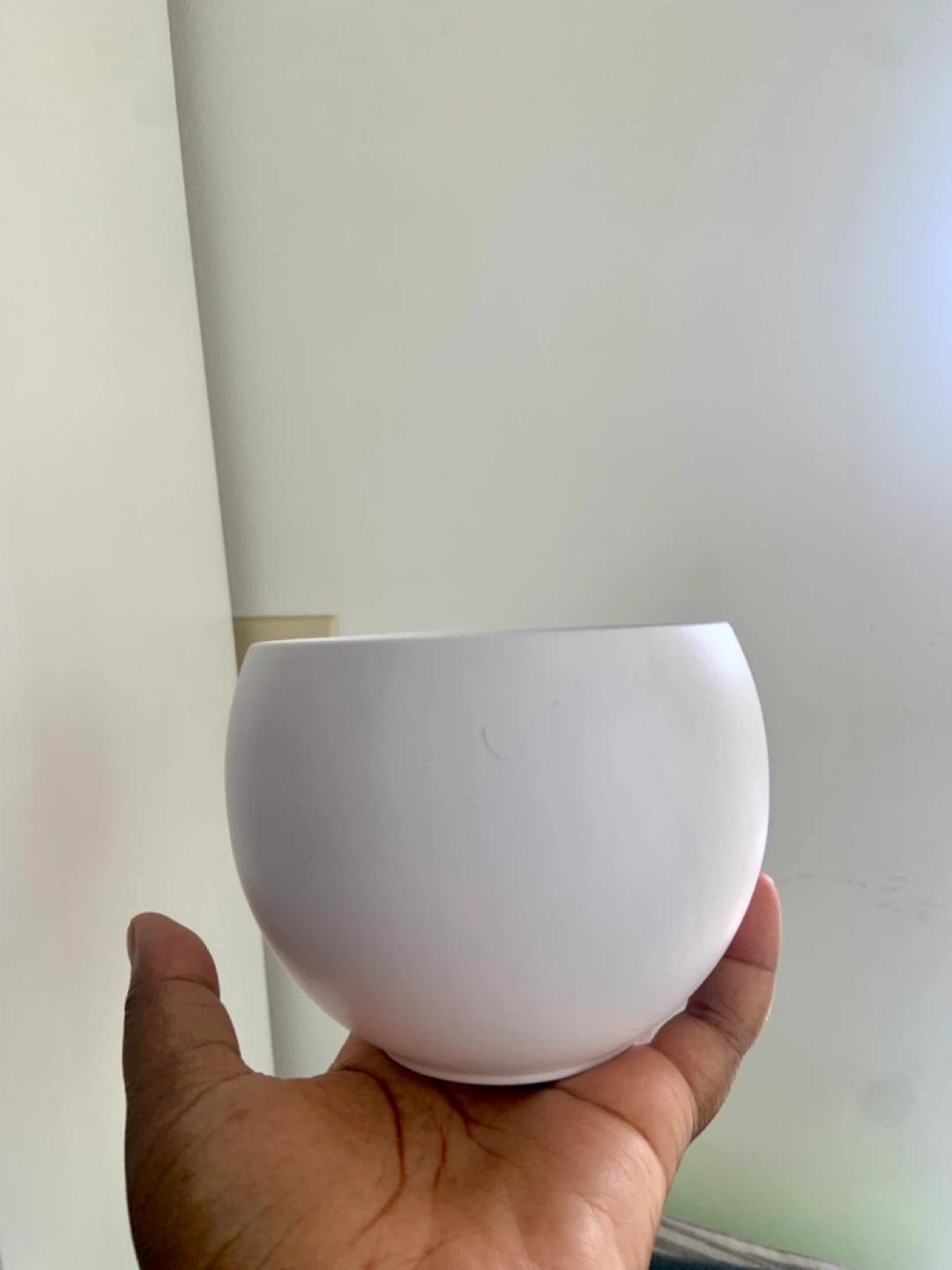7 assorted plant pots - photo 3