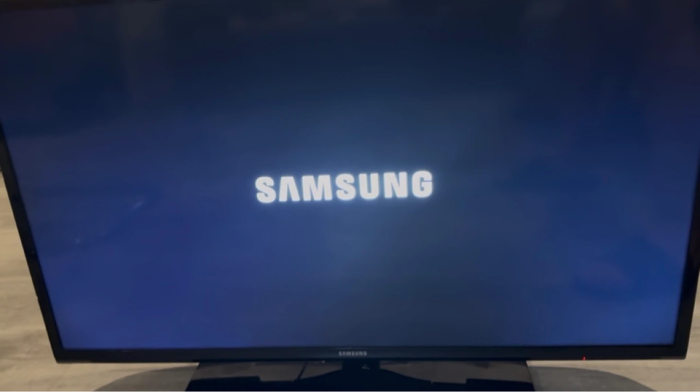 Samsung 40 Inch TV - photo 4