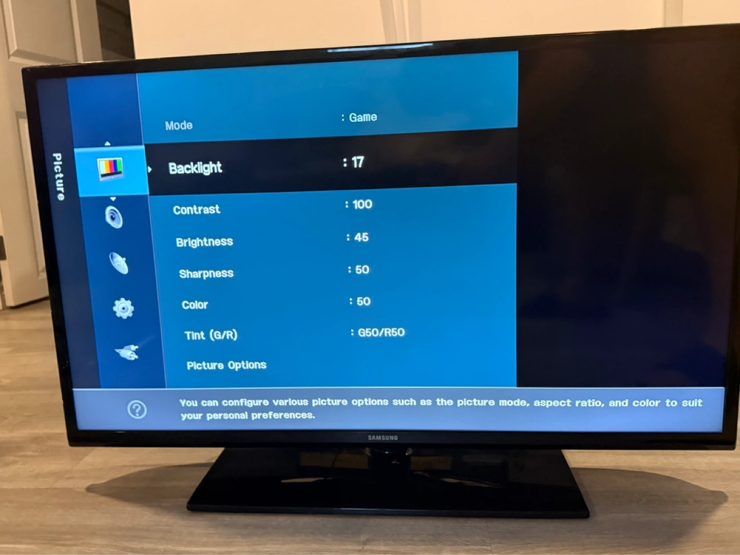 Samsung 40 Inch TV - photo 2
