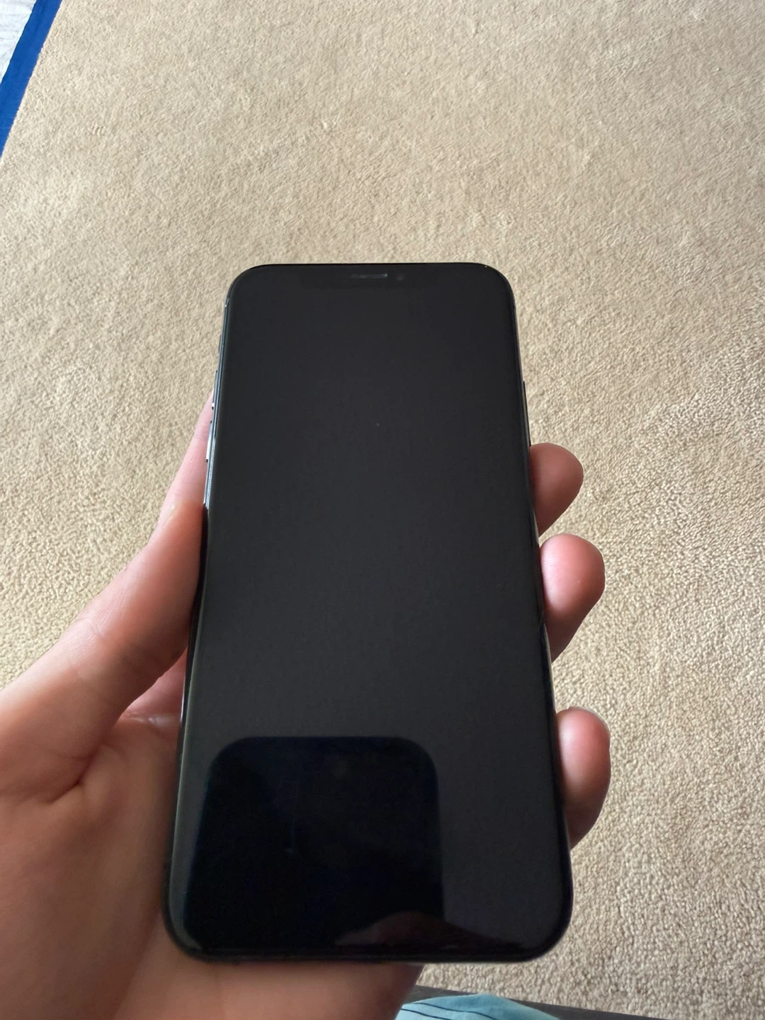 iPhone XR (does not turn on) - photo 2