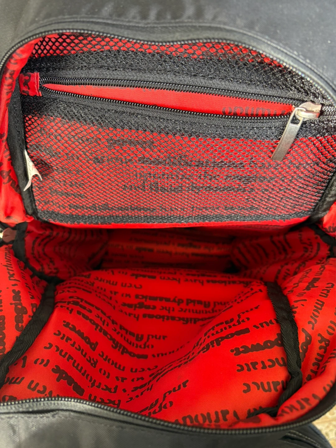 VINTAGE 2000s Ferrari gear Backpack - photo 4