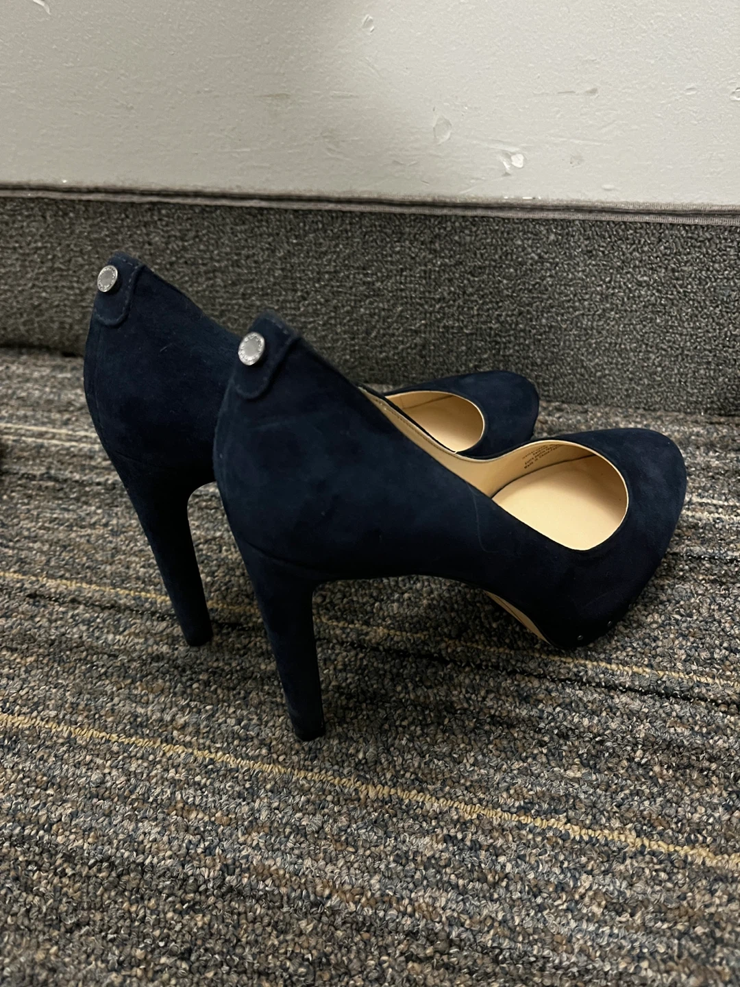 Karl Lagerfeld Navy Suede Heels size 7 - photo 4