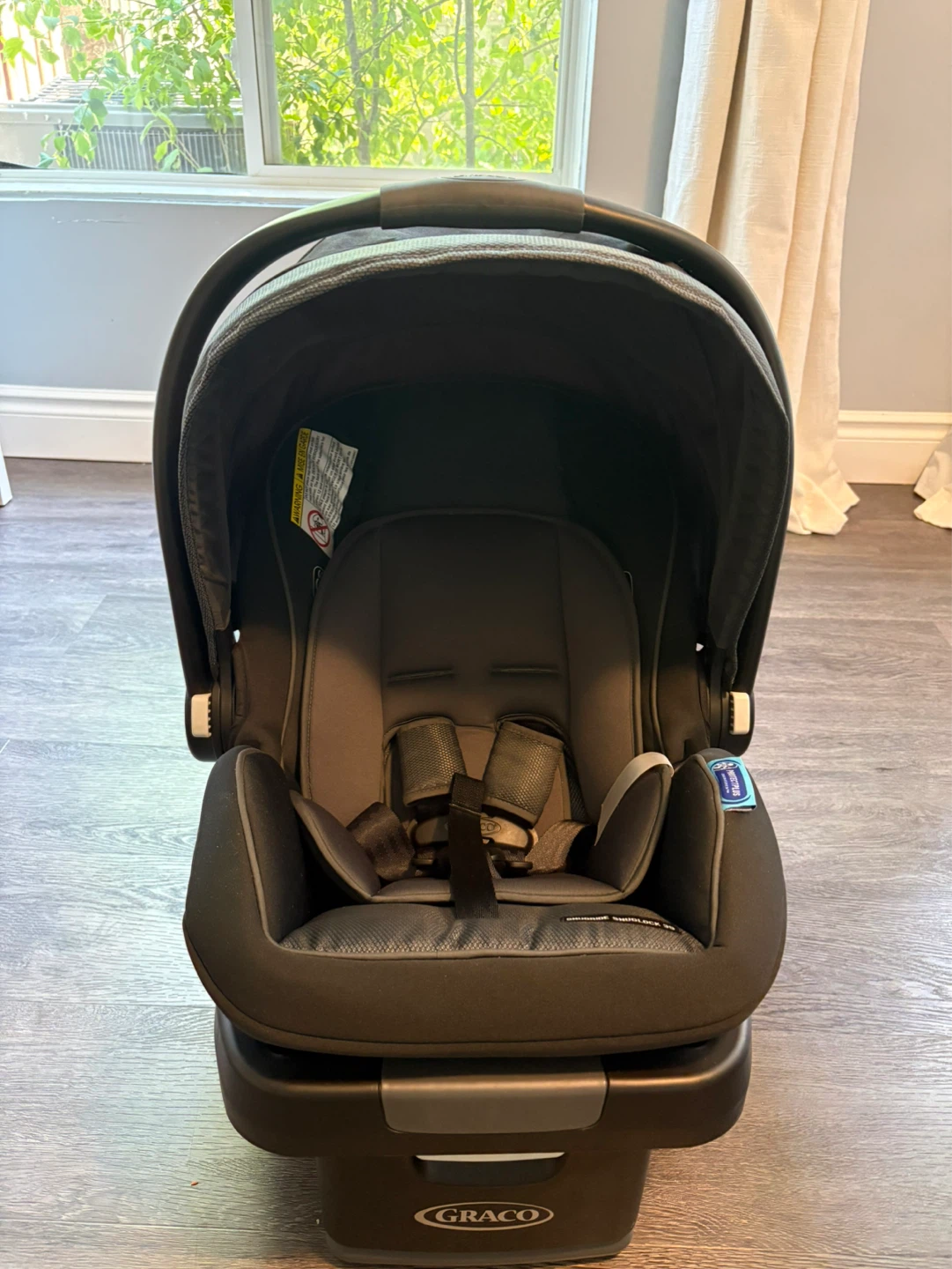 Graco Snugride Snuglock 35 Infant Car Seat with Base