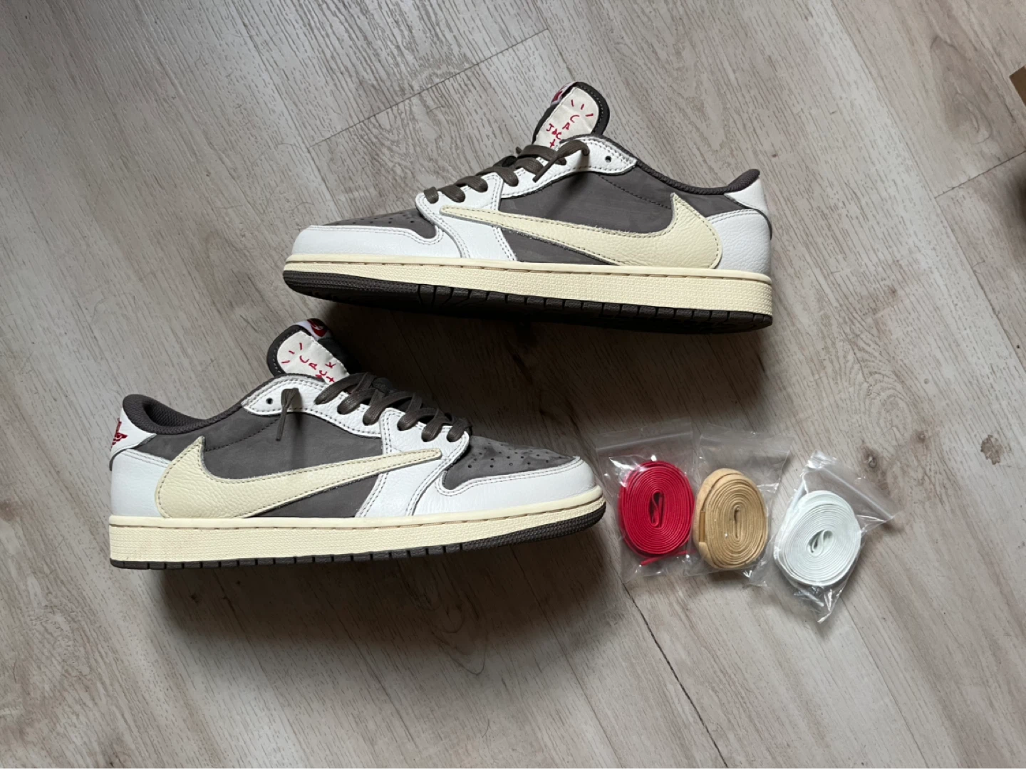 Travis Scott reverse mocha Jordan one size 10