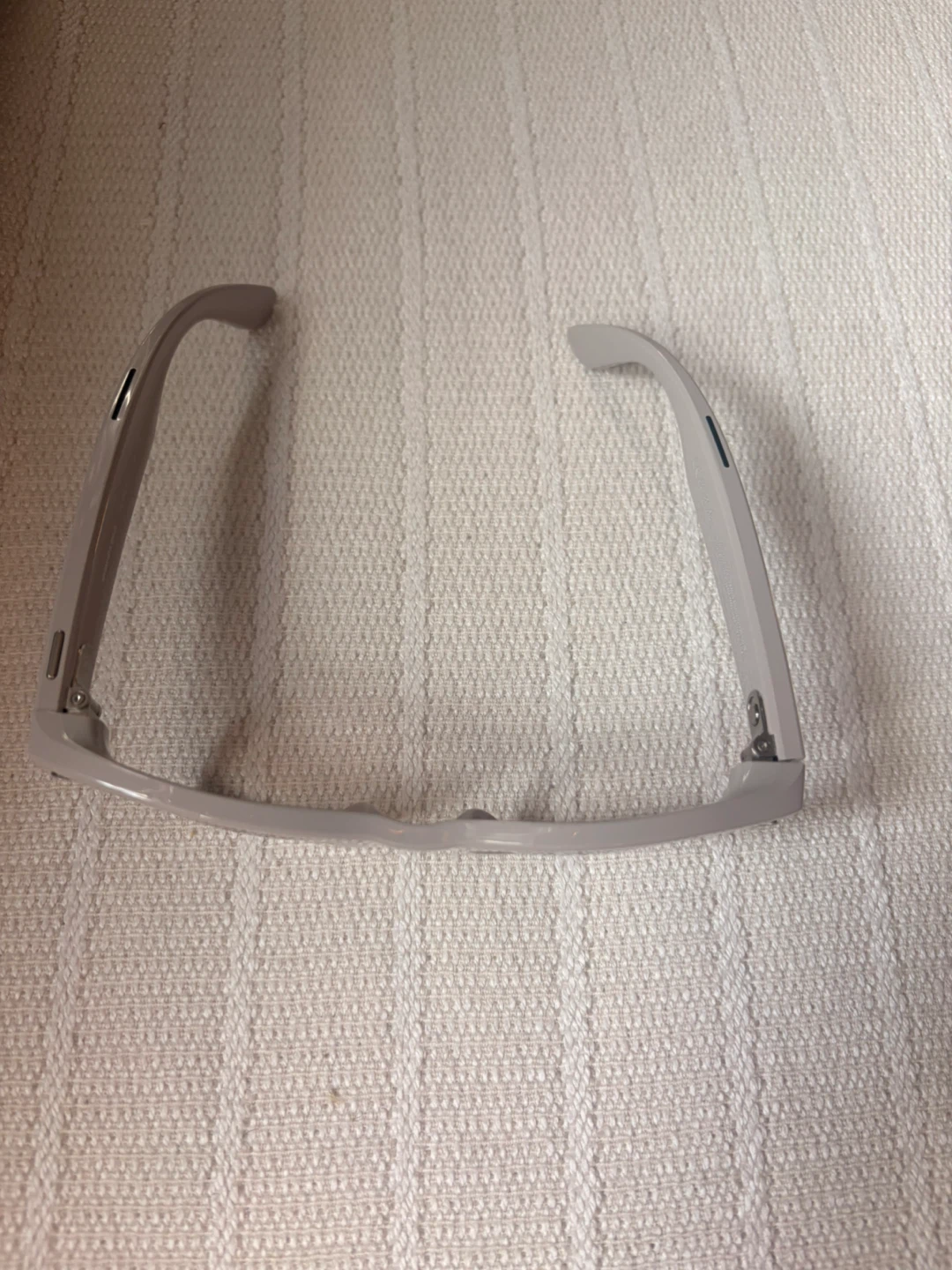 Ray-Ban x Meta Skyler Smart Glasses - photo 5