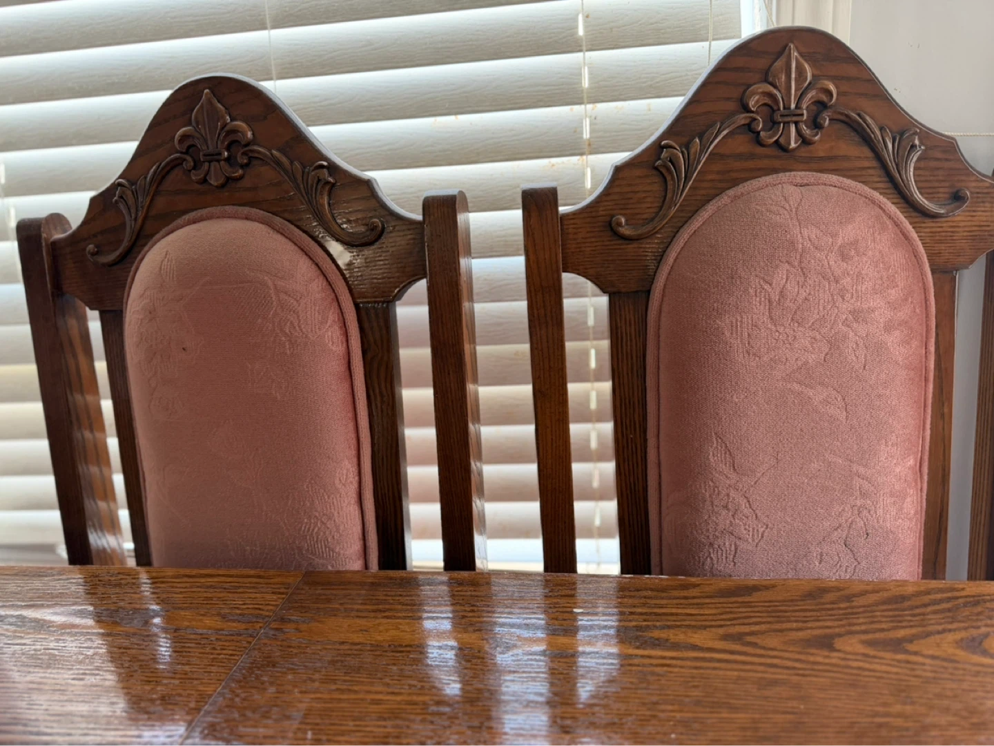 Dining Table and 6 Chairs Set