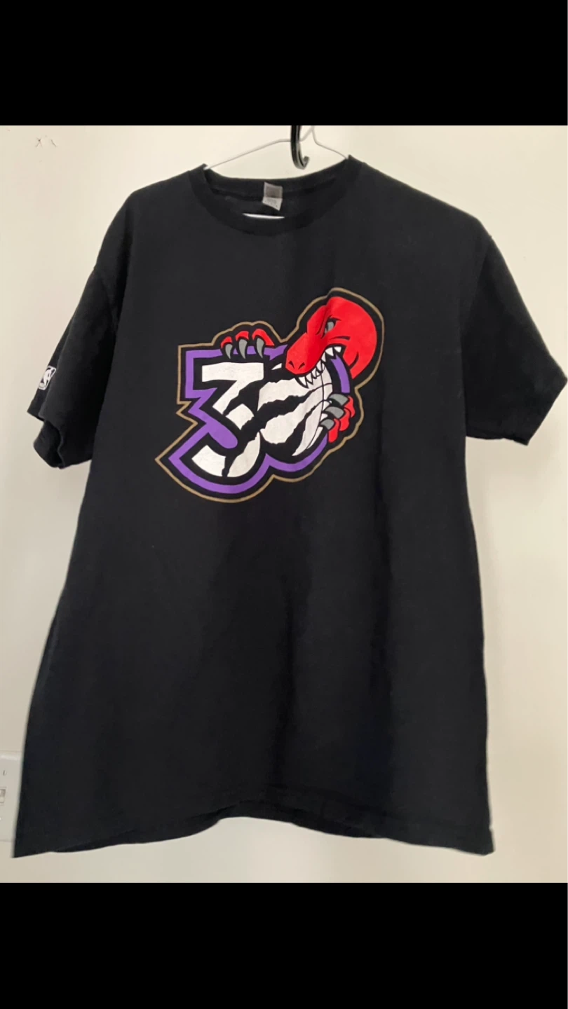 Toronto Raptors 30th Anniversary T-Shirt Size L🖤❤️💜🤍🦖