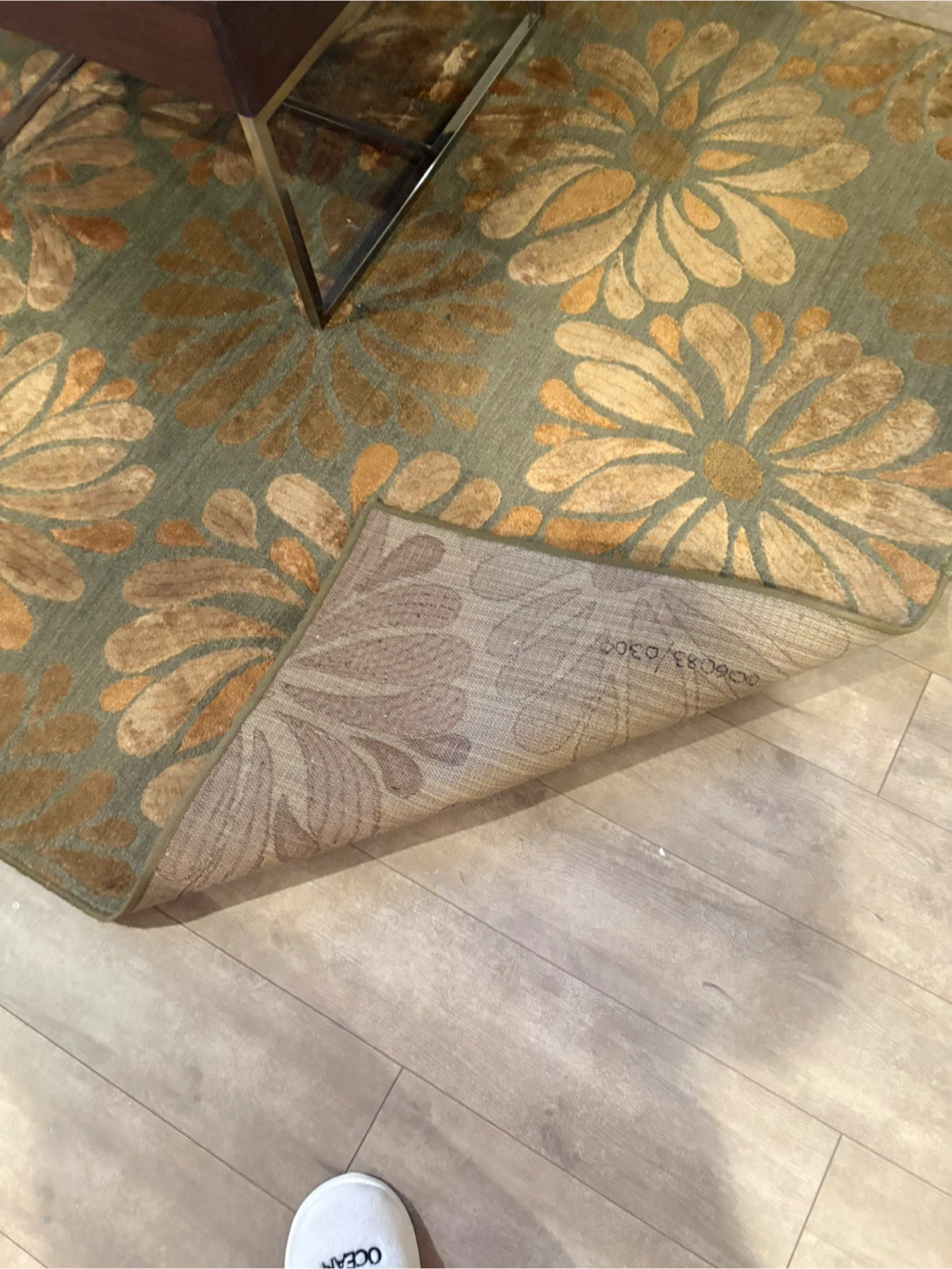 Area Rug with Floral Design - photo 4