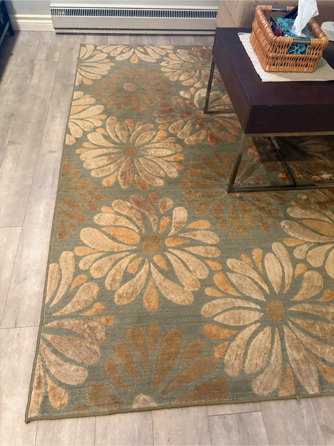 Area Rug with Floral Design - photo 3