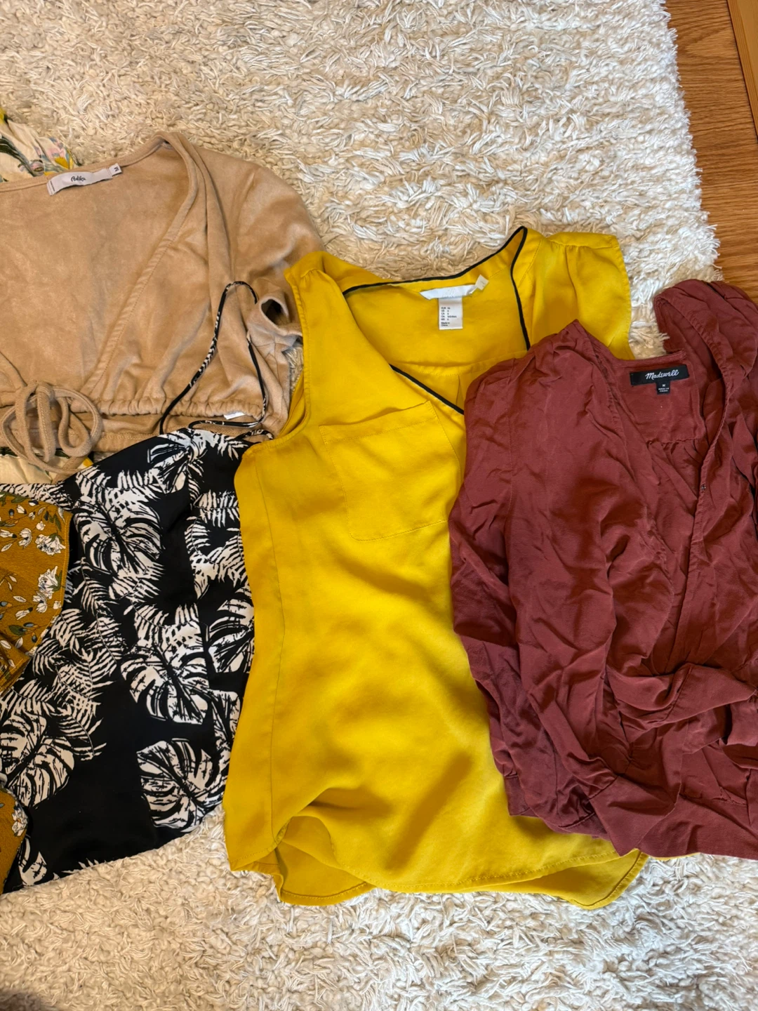 Assorted Women's Medium Clothing Bundle - photo 3