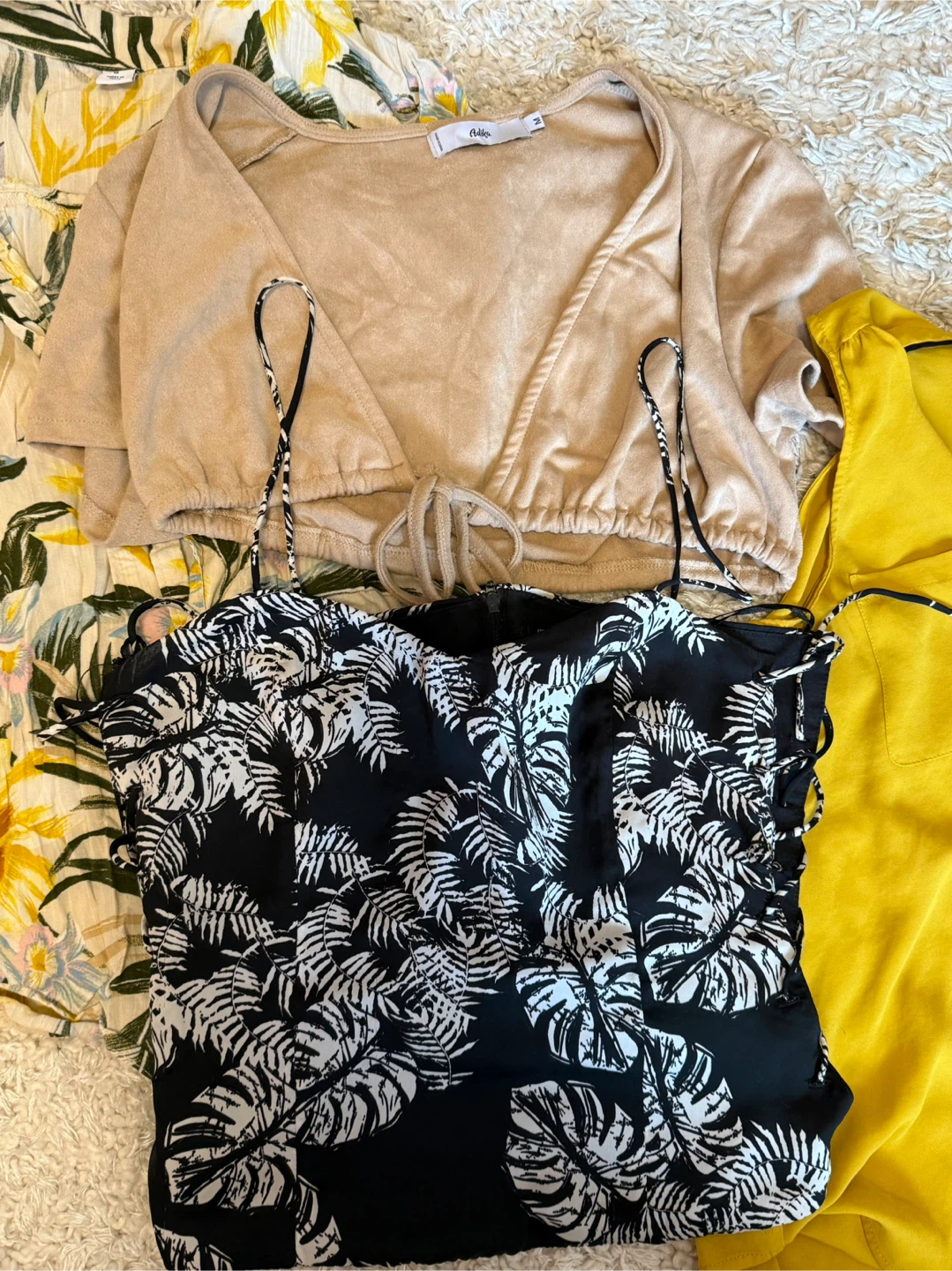 Assorted Women's Medium Clothing Bundle - photo 5