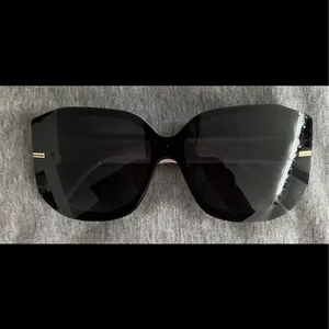 Oversized Black Rimless Sunglasses With Gold Accents 😎🖤🧡💛