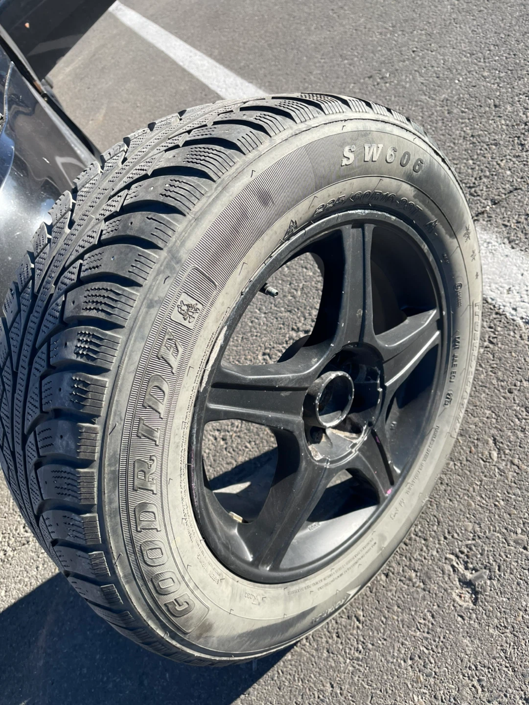 225 / 60R16 Winter Tires with Aluminum Alloy Wheels - photo 2