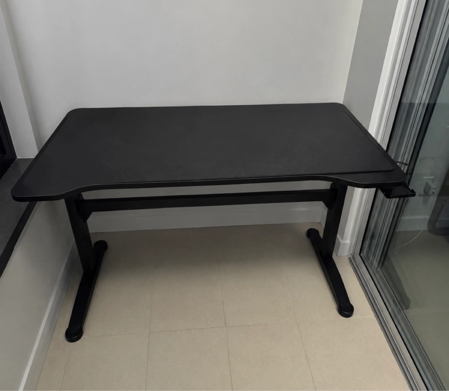 Black Gaming Desk - photo 2