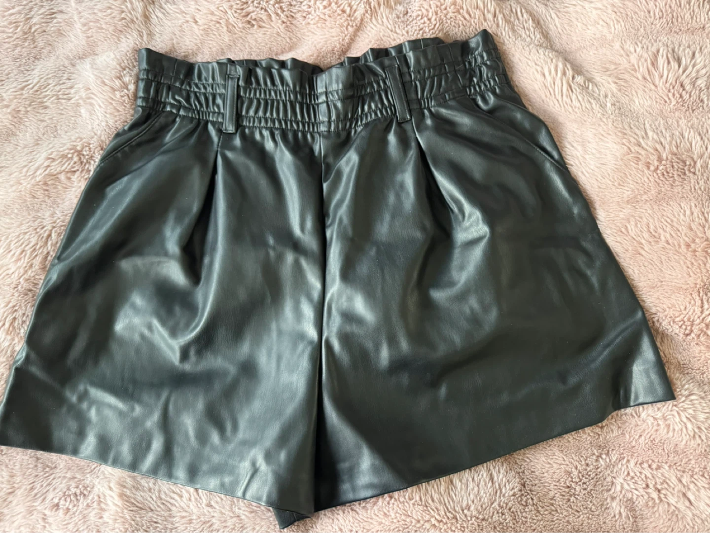 ZARA Black Faux Leather Paperbag Waist Shorts Size L