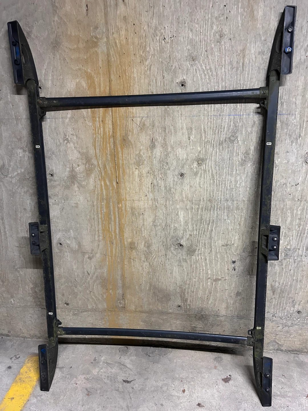 Roof Rack Crossbars with Mounts
