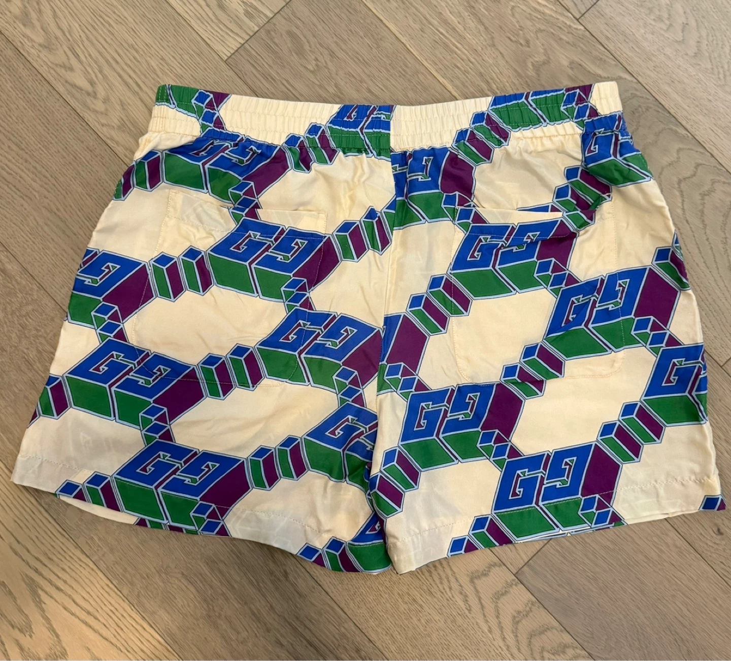 Gucci Men’s silk Shorts - photo 2