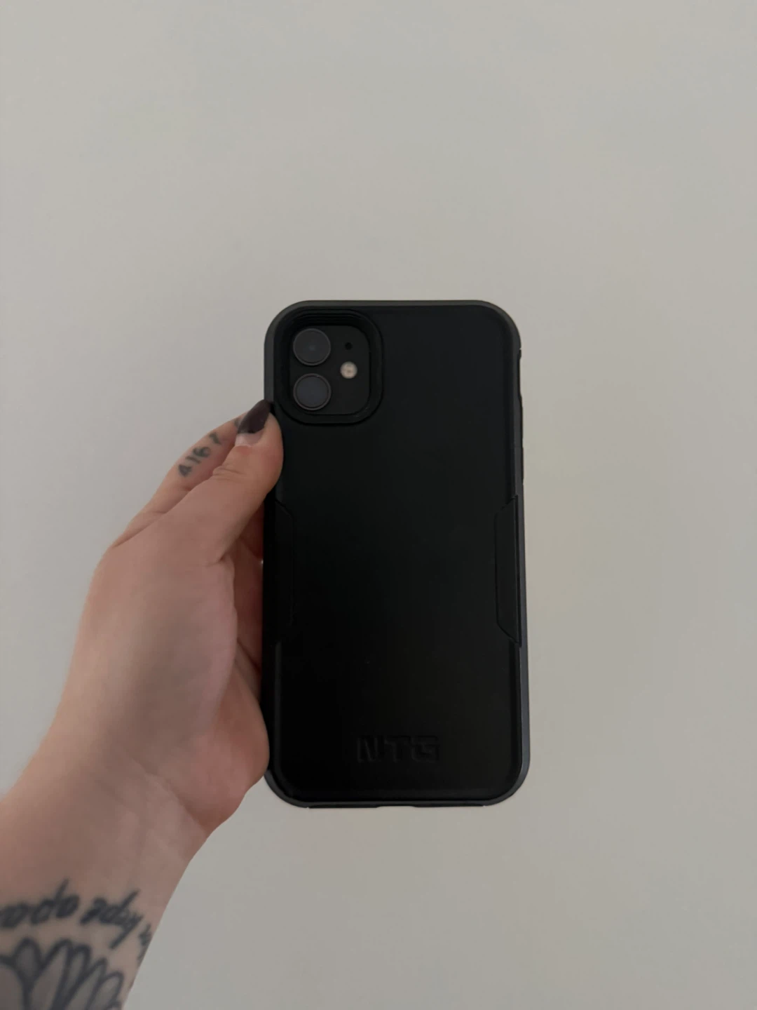 iPhone 11 - Black Like New - photo 2