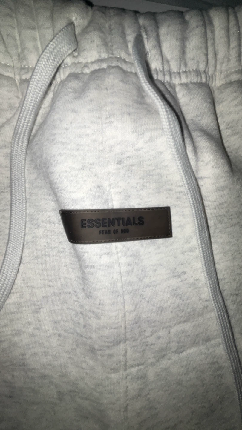 Light oatmeal essentials shorts - photo 2