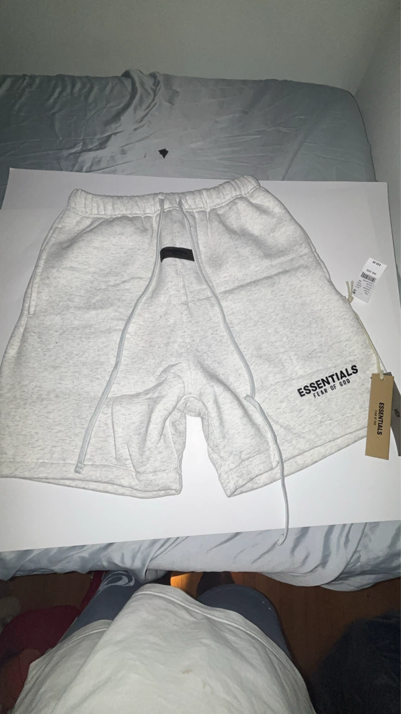 Light oatmeal essentials shorts