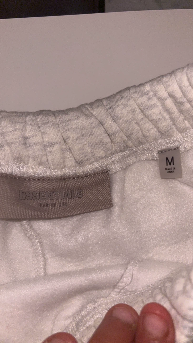 Light oatmeal essentials shorts - photo 5